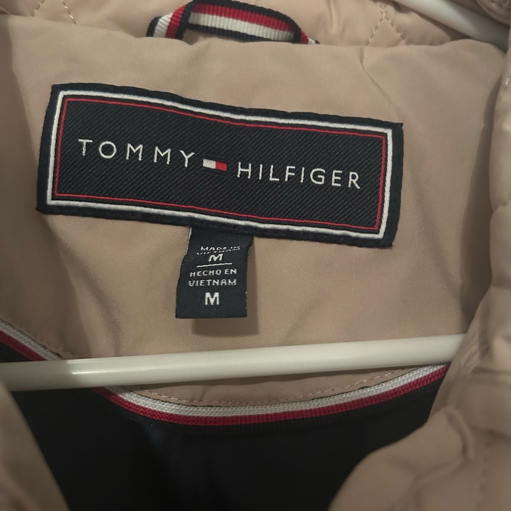 Tommy Hilfiger Tan Puffer Jacket with Quilted Design - Picture 8 of 15